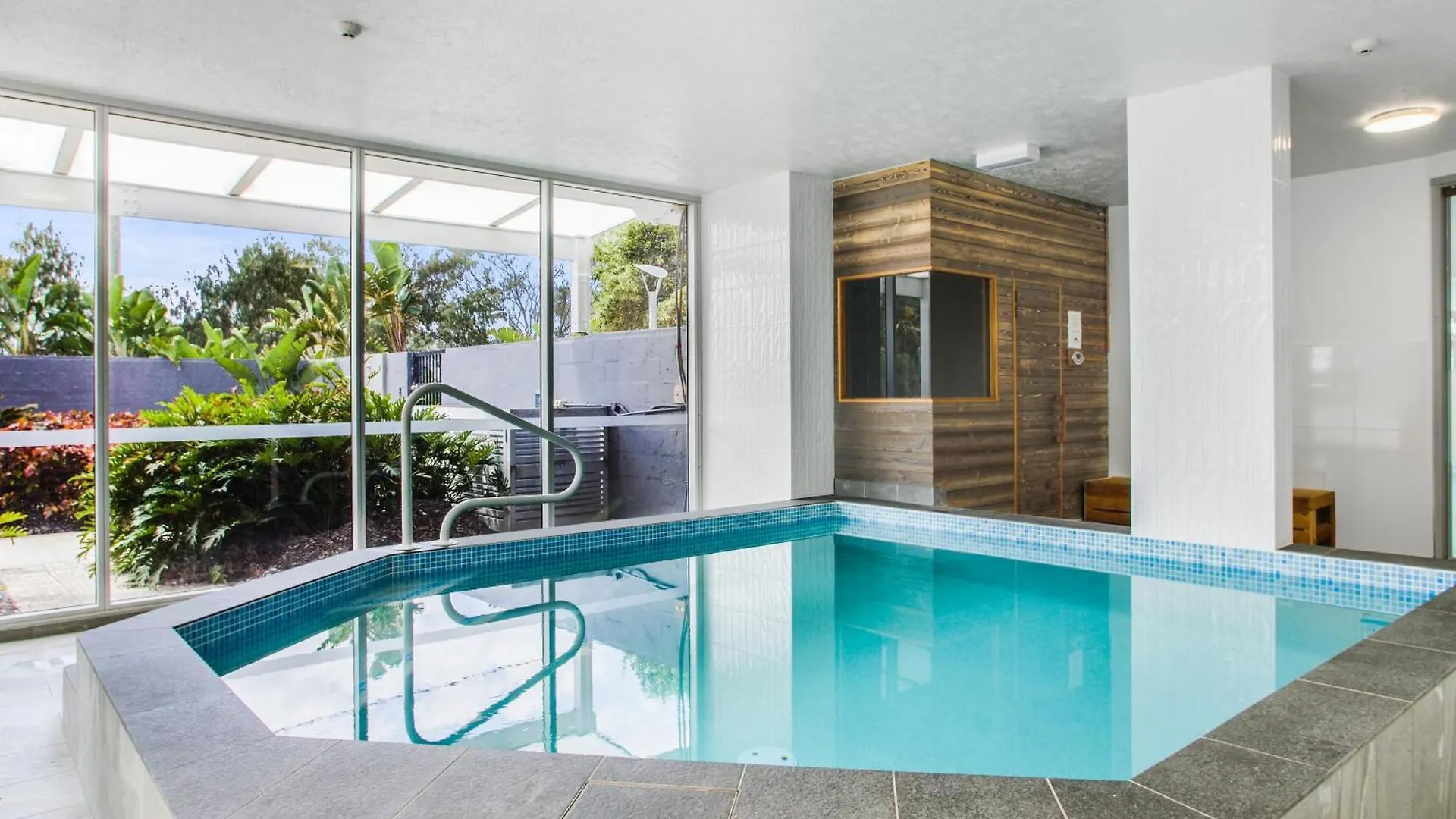 Boulevard Towers On Broadbeach Gold Coast 4*,  Australia